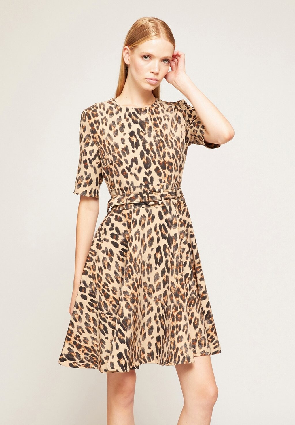 

Летнее платье Short With Animal Pattern Motivi, бежевый