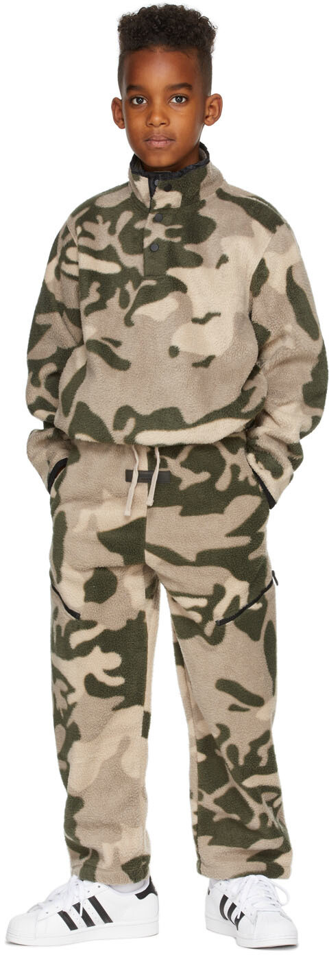 

Детские бежевые камуфляжные брюки для отдыха Fear of God ESSENTIALS