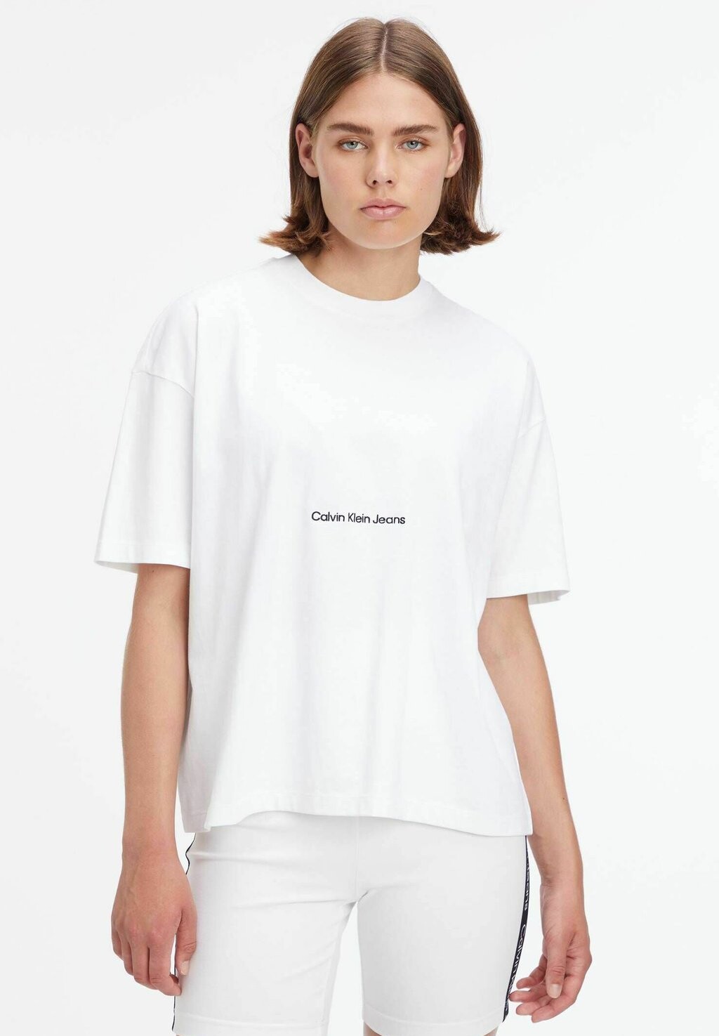 

Базовая футболка Calvin Klein Jeans, белый