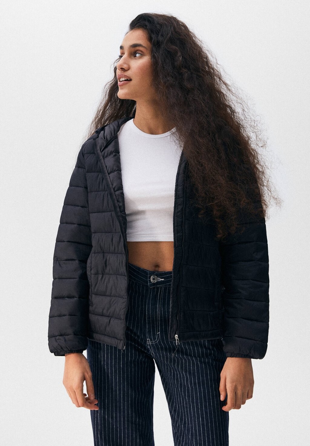 

Зимняя куртка PULL&BEAR, черный