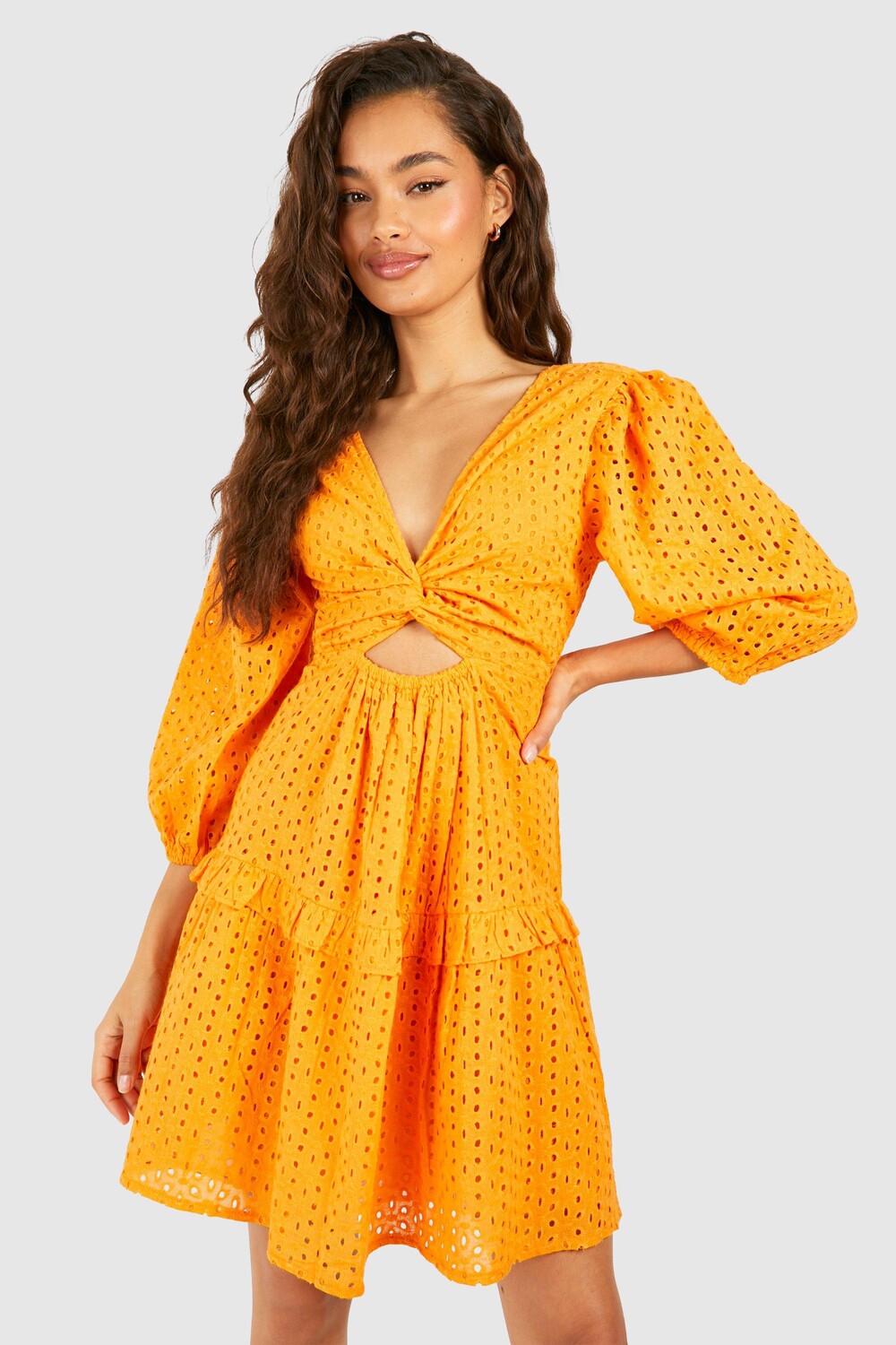 

Мини-платье Broderie с вырезами boohoo, оранжевый