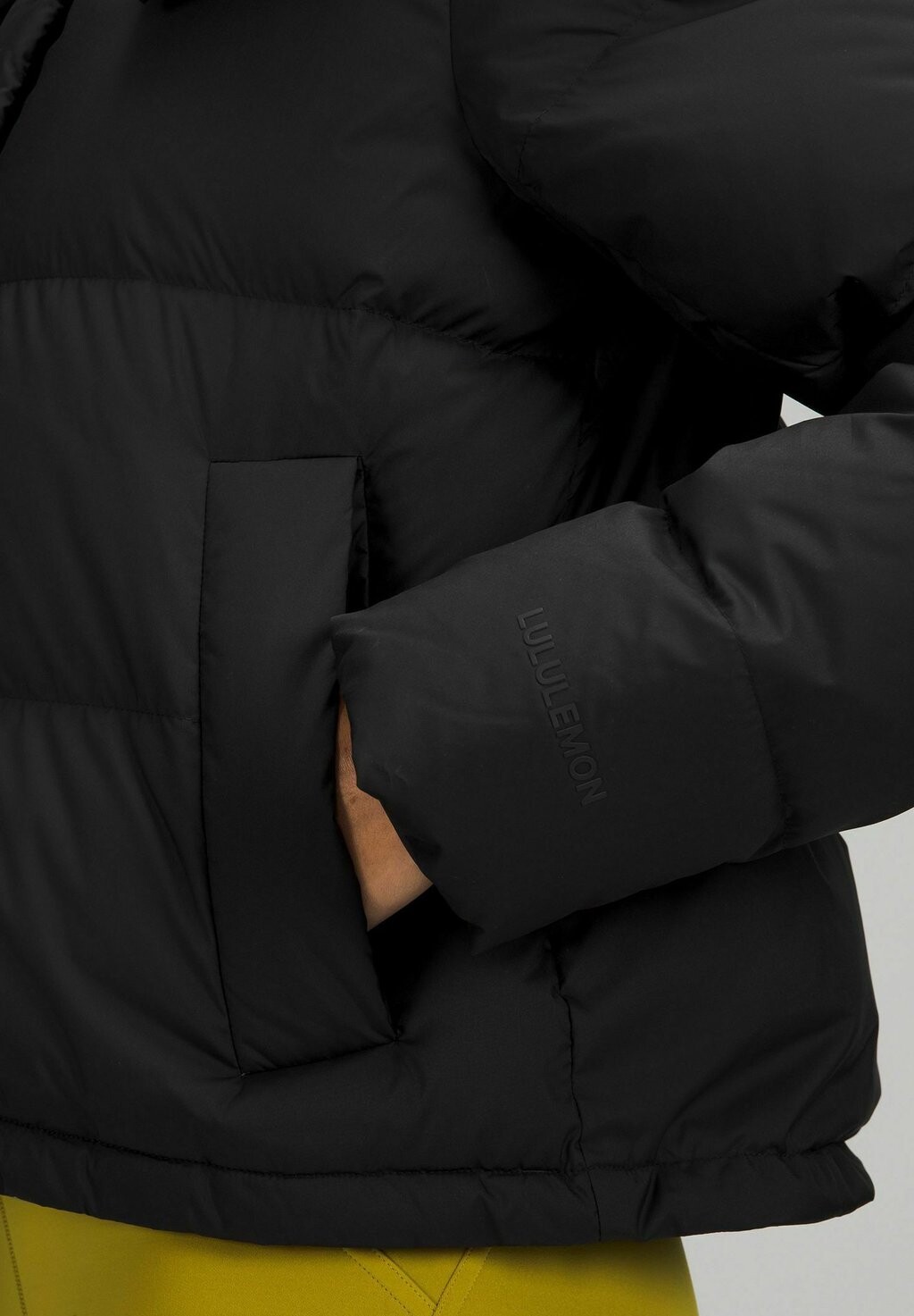 

Пуховик WUNDER PUFF CROPPED lululemon, черный