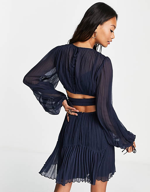 

Темно-синее плиссированное мини-платье со сборками на талии ASOS DESIGN