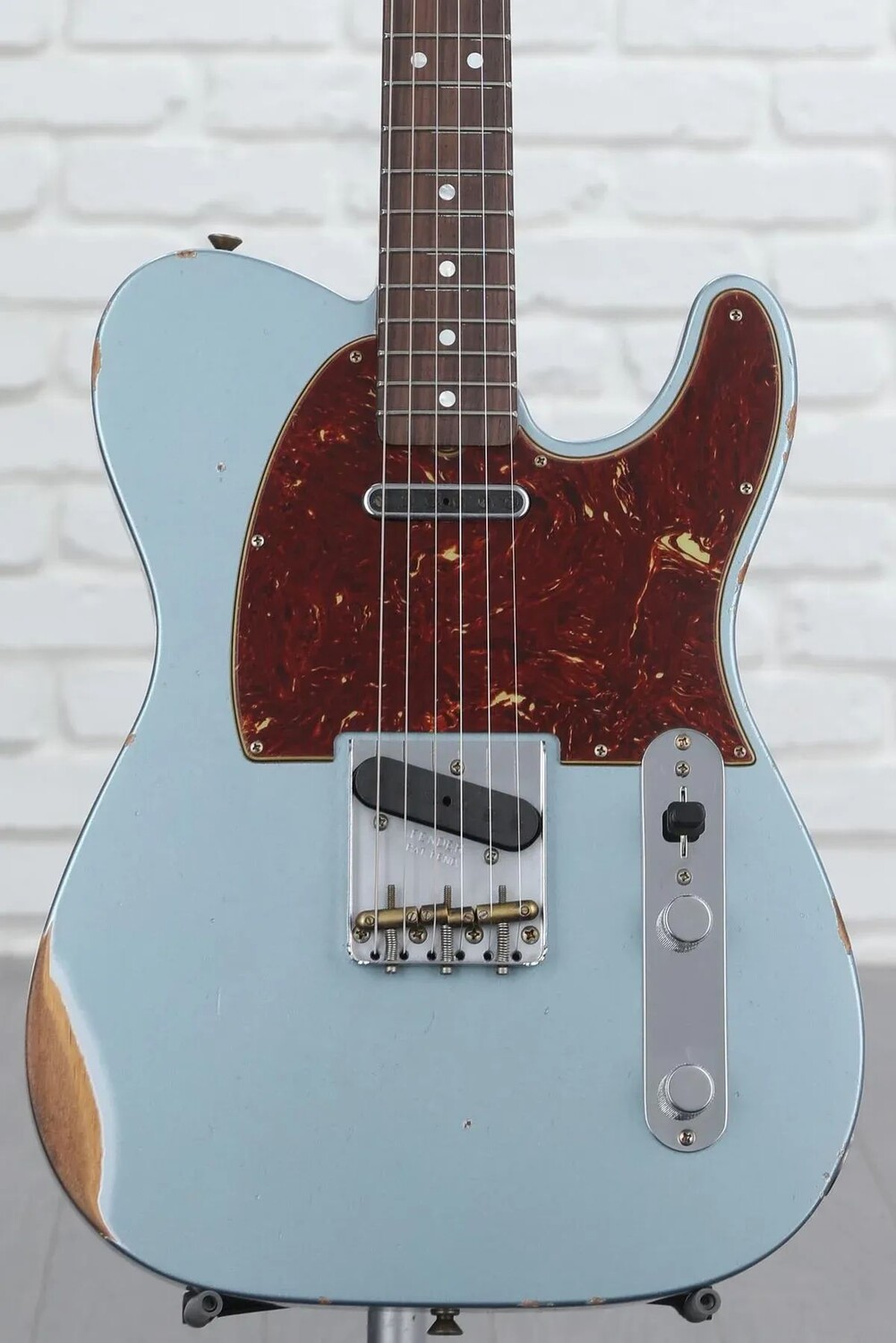 

Ограниченная серия Fender Custom Shop '64 Электрогитара Telecaster Relic - Aged Blue Ice Metallic