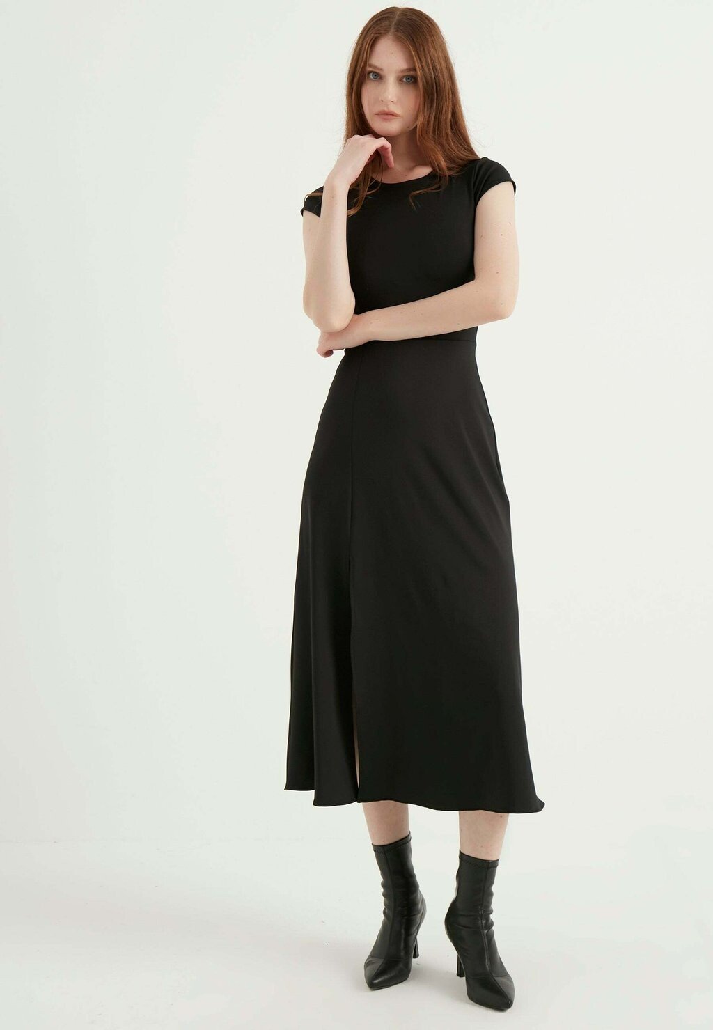 

Летнее платье Front-Slit Herita, черный