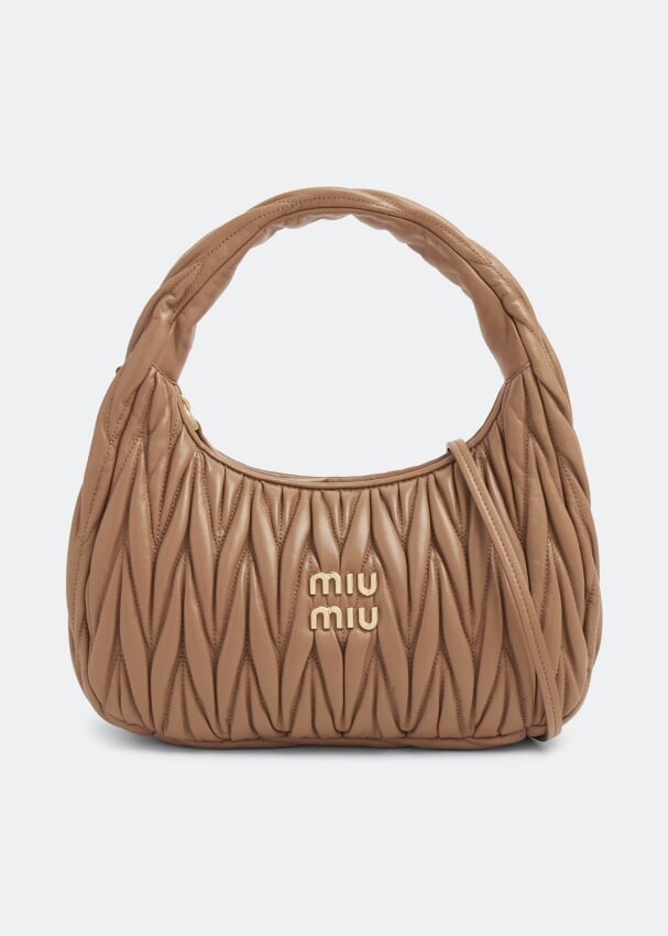 цена Сумка Miu Miu Wander Matelassé Hobo, коричневый