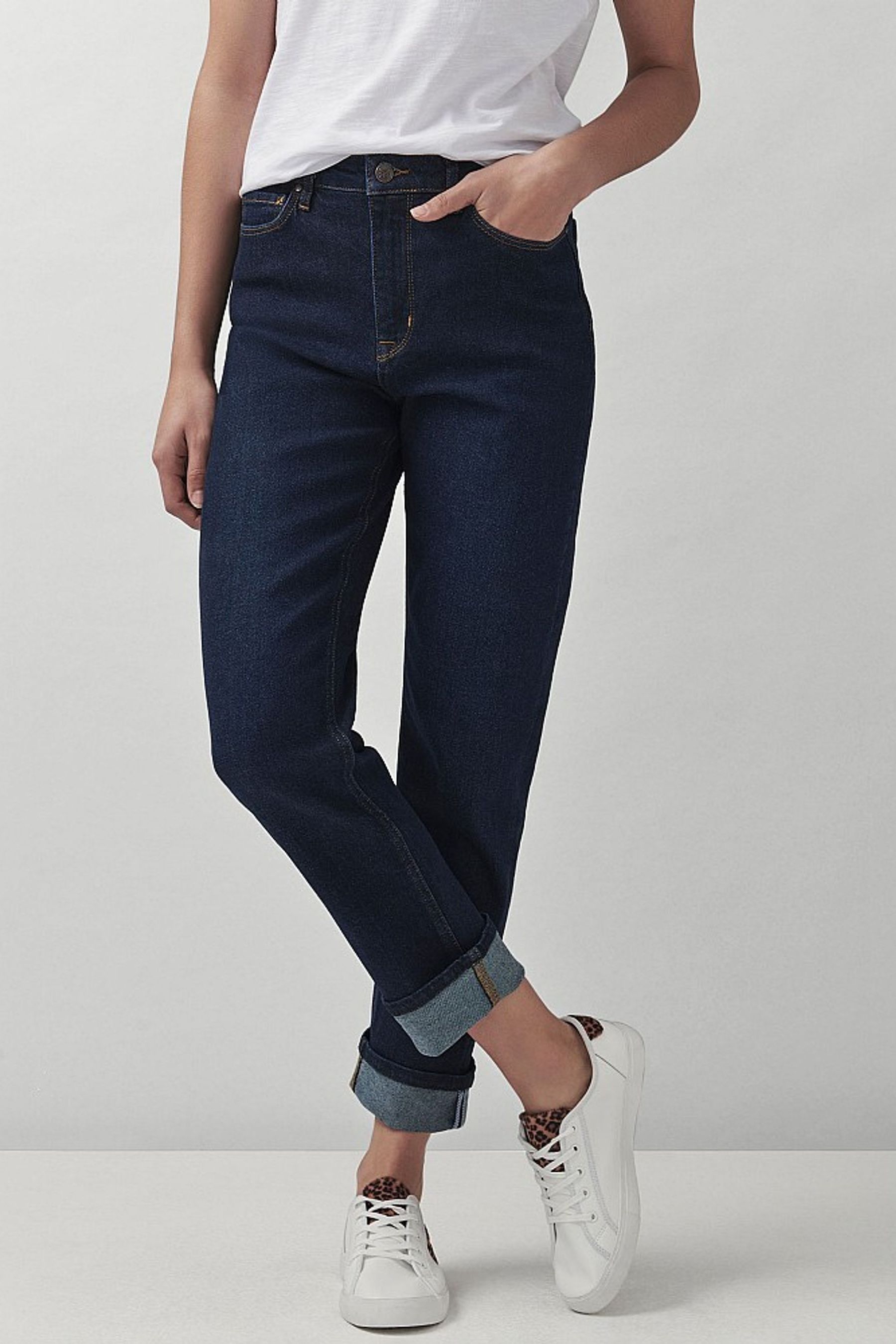 цена Синие джинсы подружки Crew Clothing Company, синий