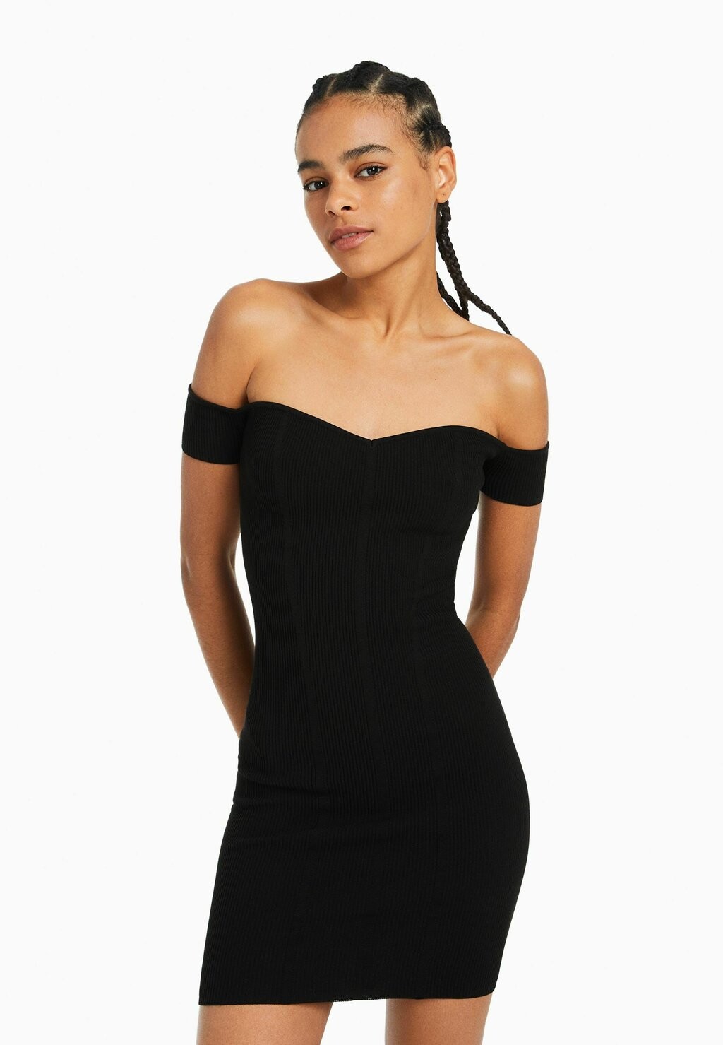 

Платье-футляр Bershka, черный