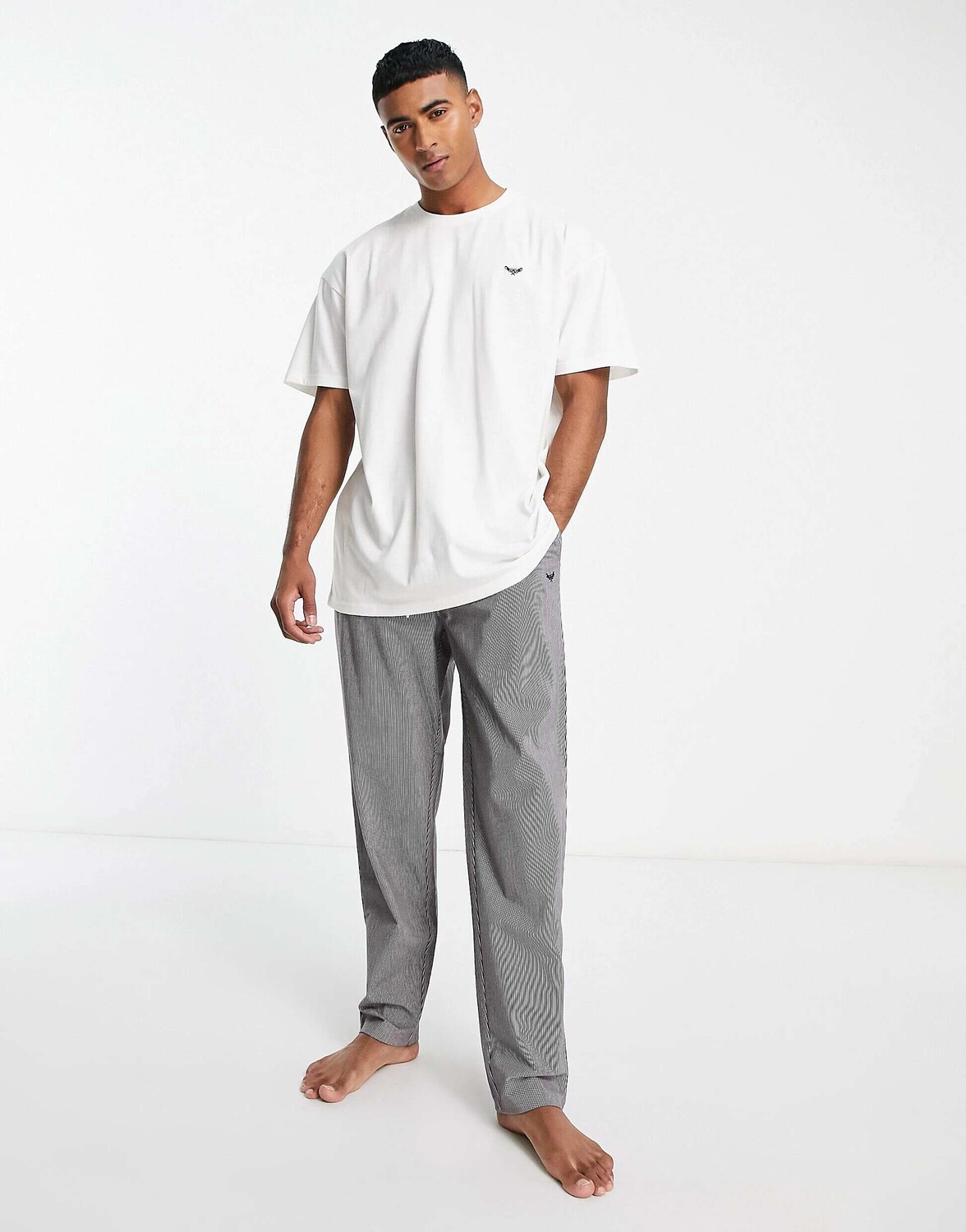 

Поношенный пижамный комплект oversize в черную экрю-полоску Threadbare