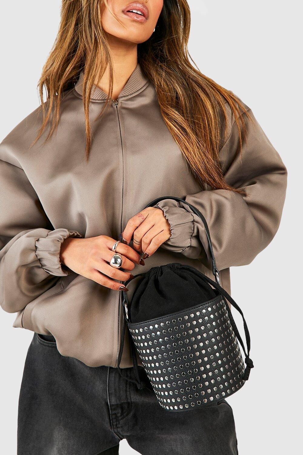 

Сумка через плечо Bucket с заклепками boohoo, черный