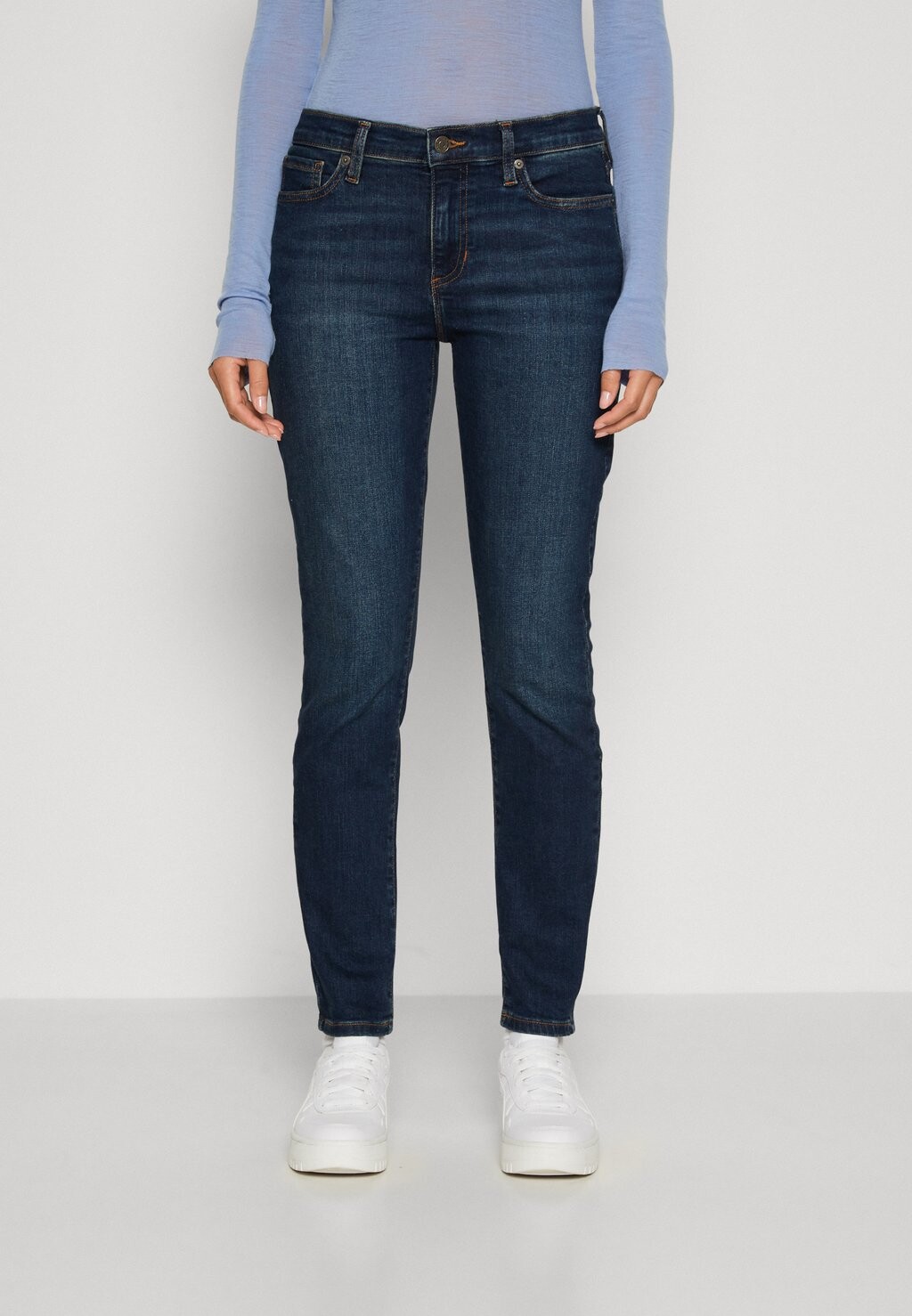 

Джинсы Skinny Fit Banana Republic