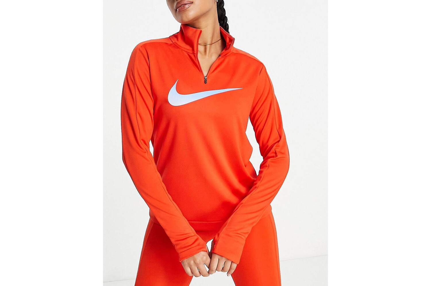 

Красный топ с длинными рукавами на молнии с логотипом Nike Running Swoosh