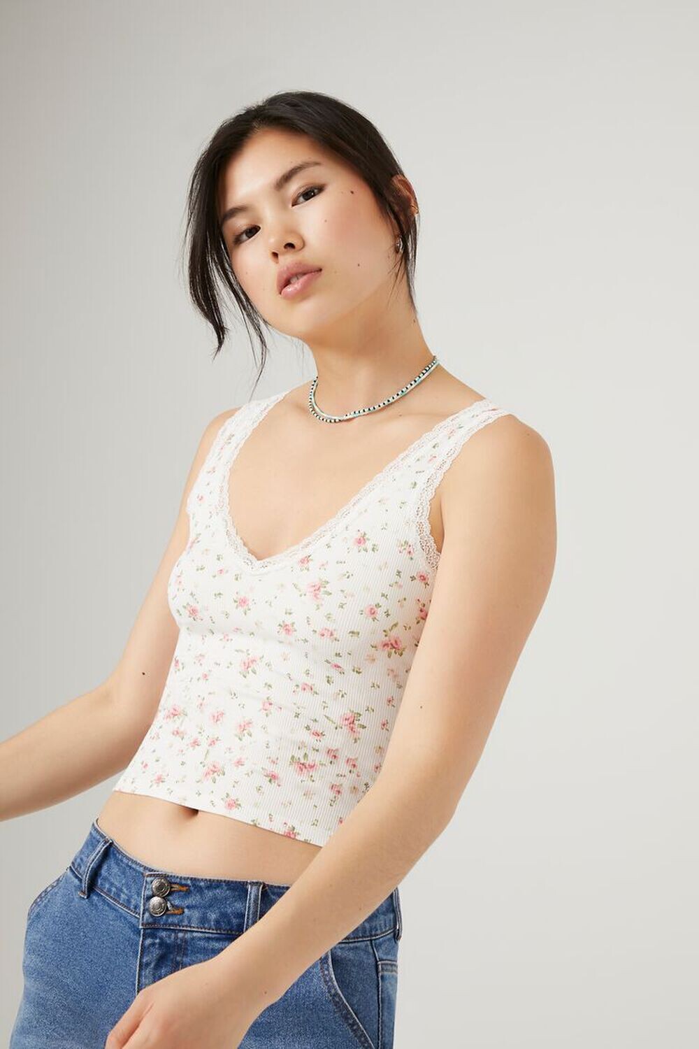 

Вязаная майка в рубчик с цветочным принтом Forever 21, розовый
