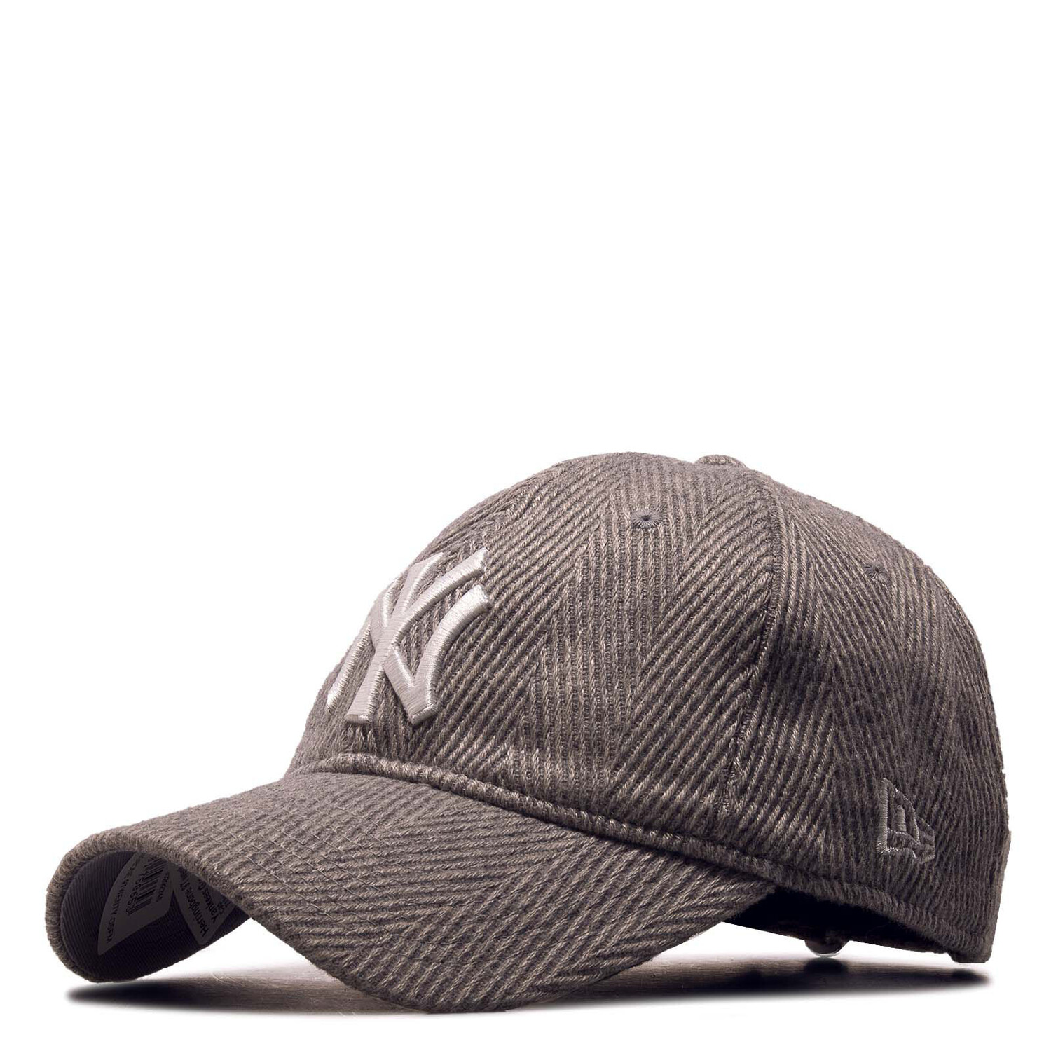 

Бейсболка NEW ERA, серый
