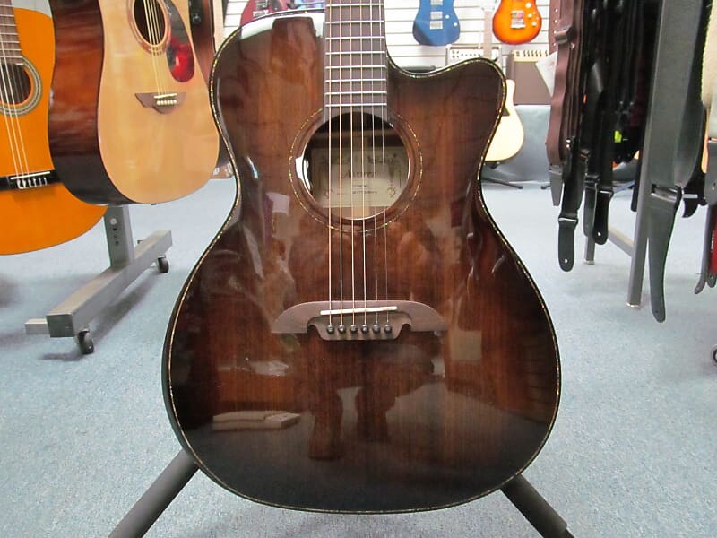 

Акустическая гитара Alvarez Masterworks Elite 77 Folk Acoustic-Electric Guitar - Shadowburst w/ Softshell Case