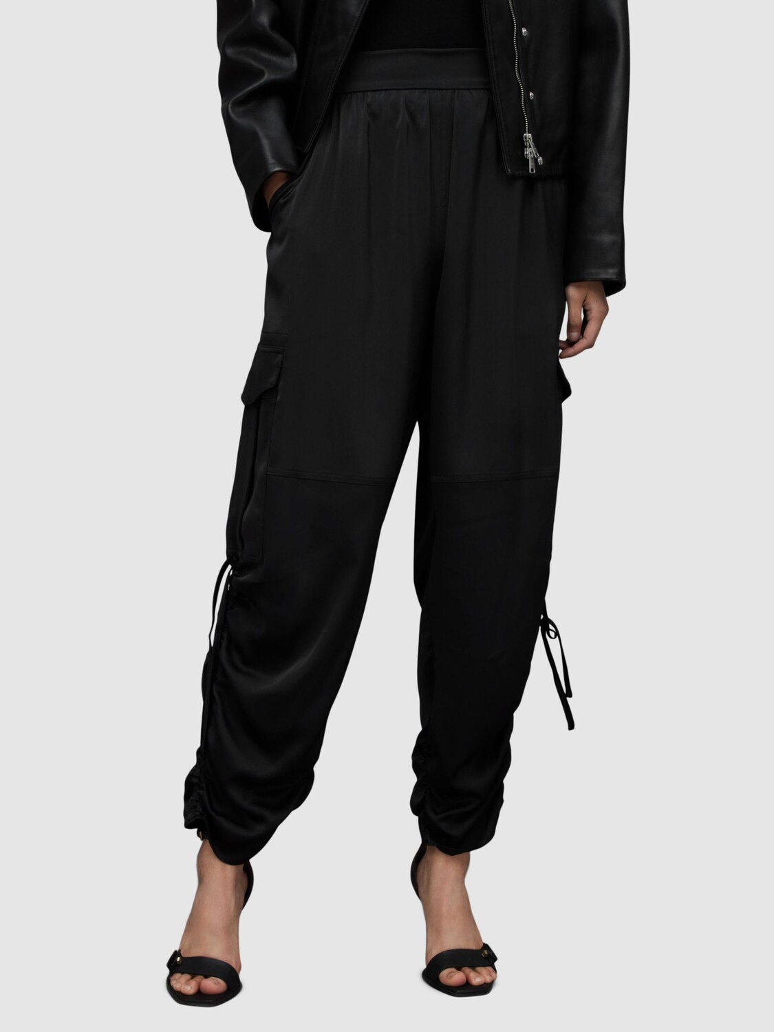 

Брюки оверсайз с высокой посадкой AllSaints Kaye, черные, Черный