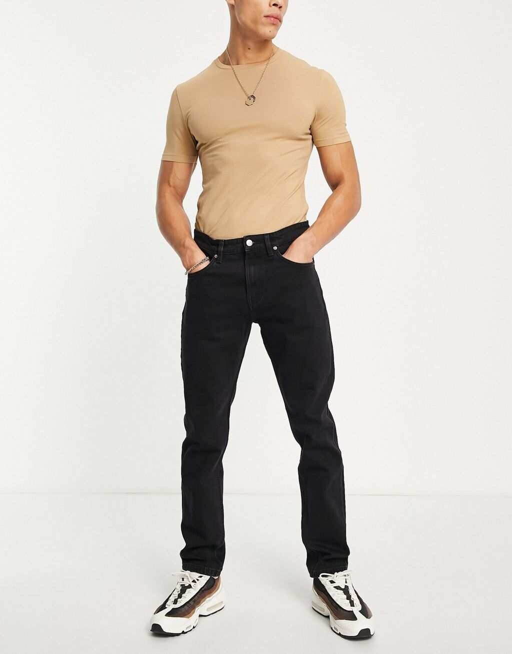 

Черные прямые джинсы Pull&Bear