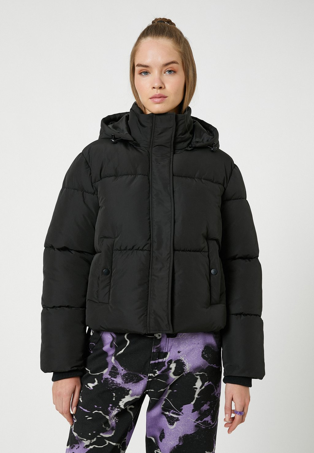 Зимняя куртка HOODED POCKET DETAIL SHORT PUFFER Koton, цвет black