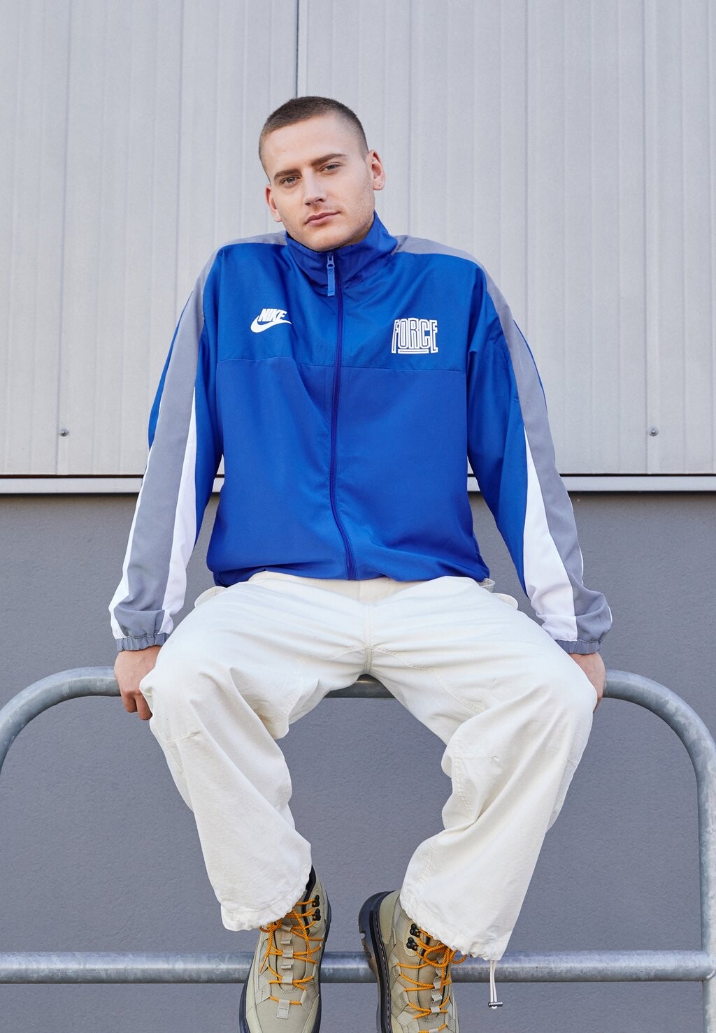 

Спортивная куртка M DF START 5 Nike, королевский/белый/холодный серый/белый