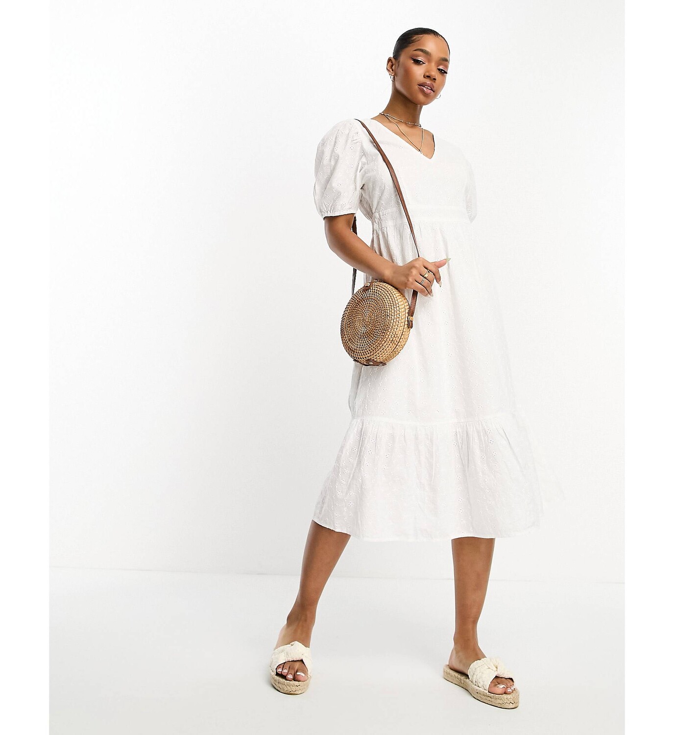 

Белое платье миди с вышивкой и бантом на спине Vero Moda, Белый