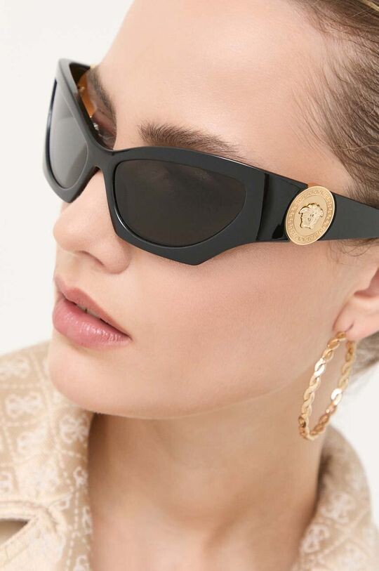 

Солнечные очки Versace, черный