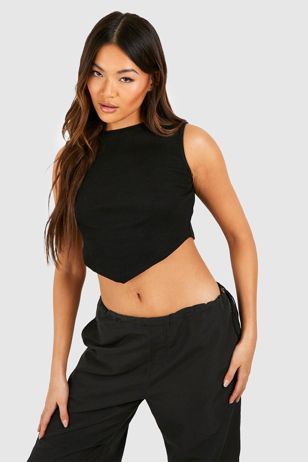 

Базовый жилет в ребку с v-нимом Boohoo, черный