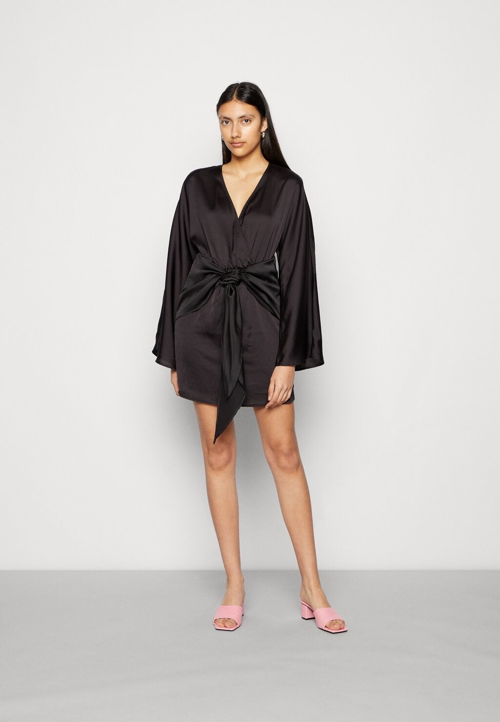 

Коктейльное платье Gina Tricot, черный