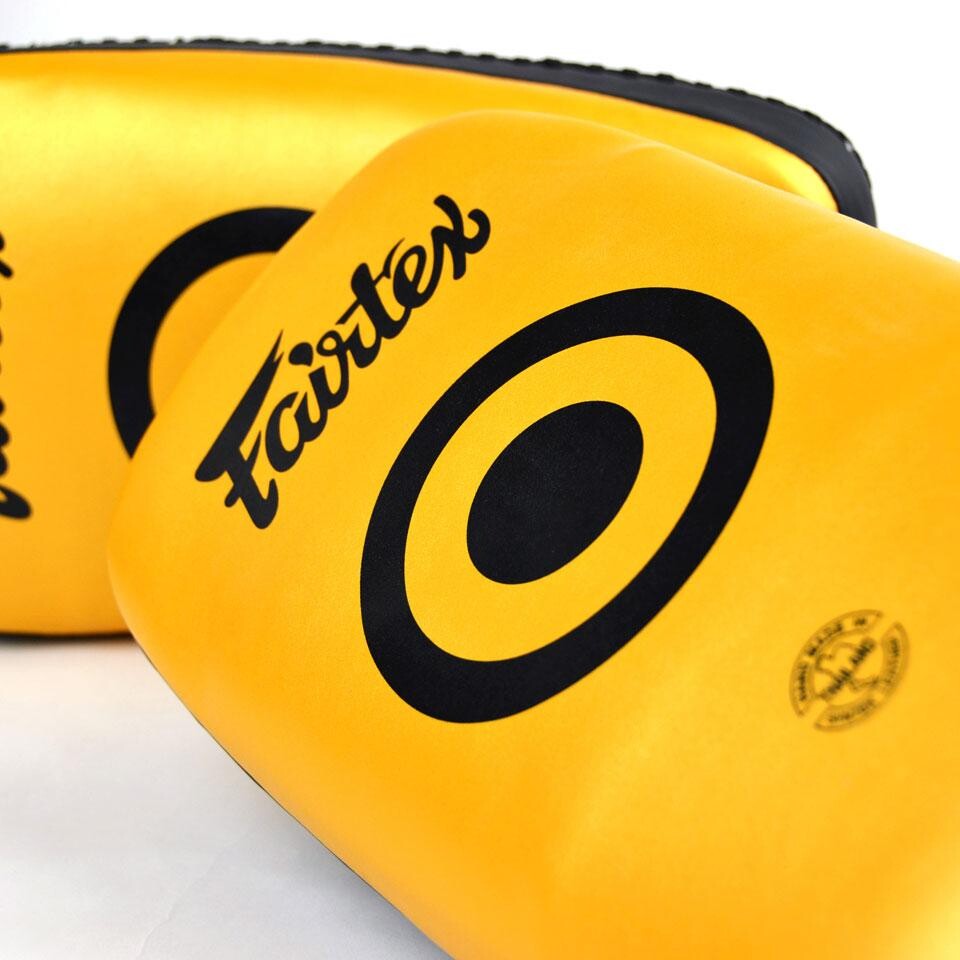 

Пэды маленькие Fairtex KPLC6 для ударов ногами, золотой / черный