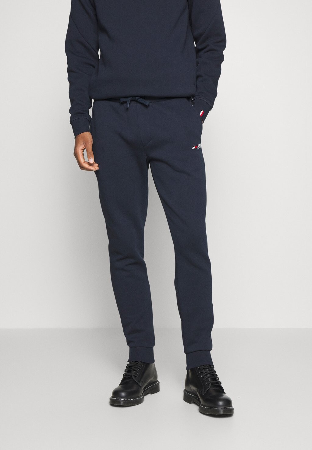 

Спортивные брюки ESSENTIAL Tommy Hilfiger, небо пустыни