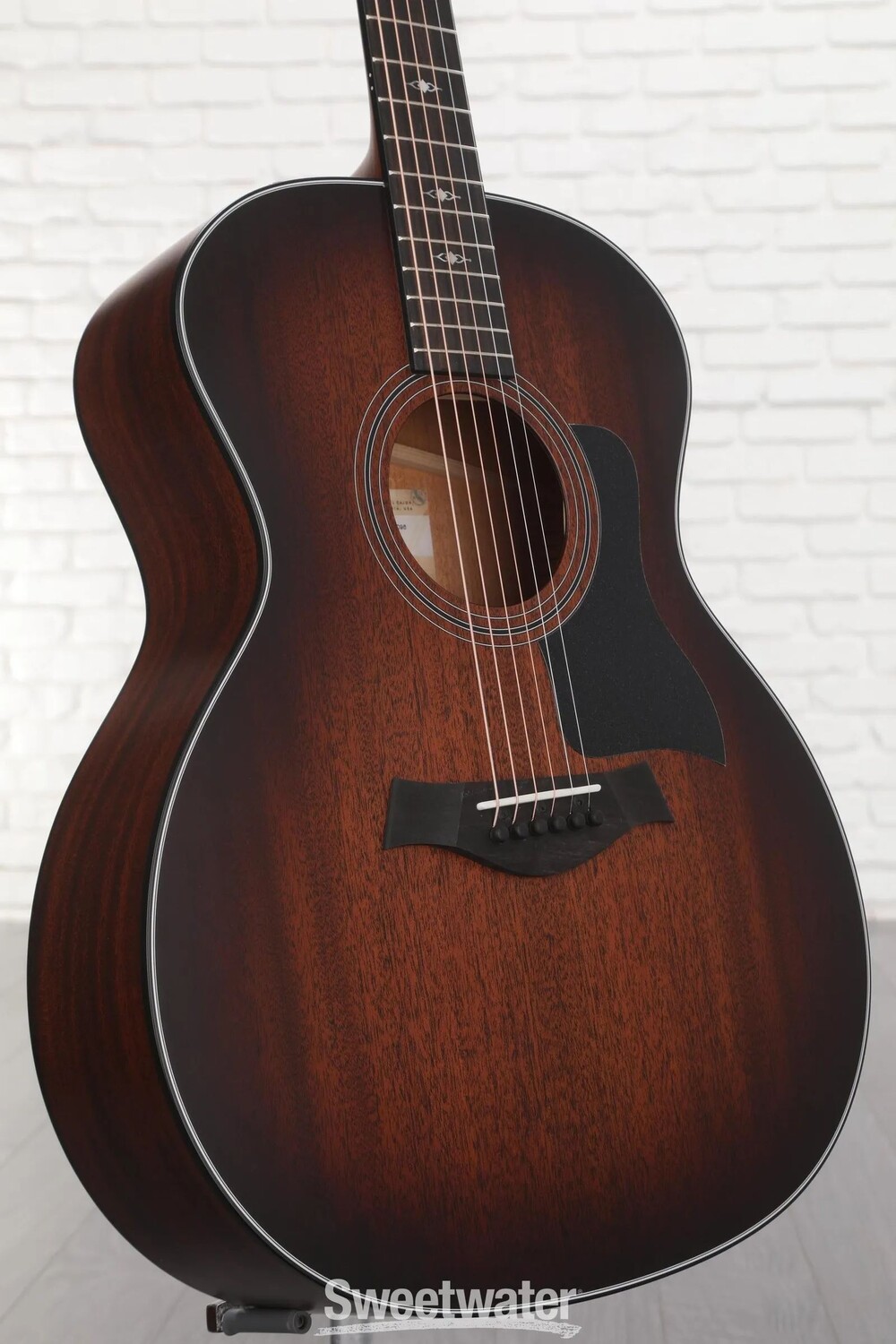 

Акустико-электрическая гитара Taylor 324e — Shaded Edge Burst