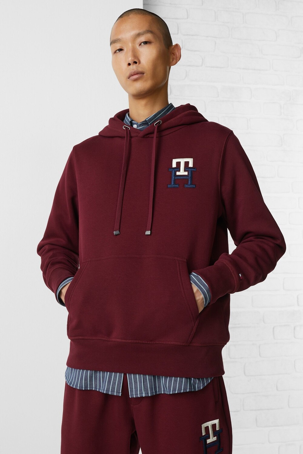 

Красное худи с монограммой Essential Tommy Hilfiger, красный