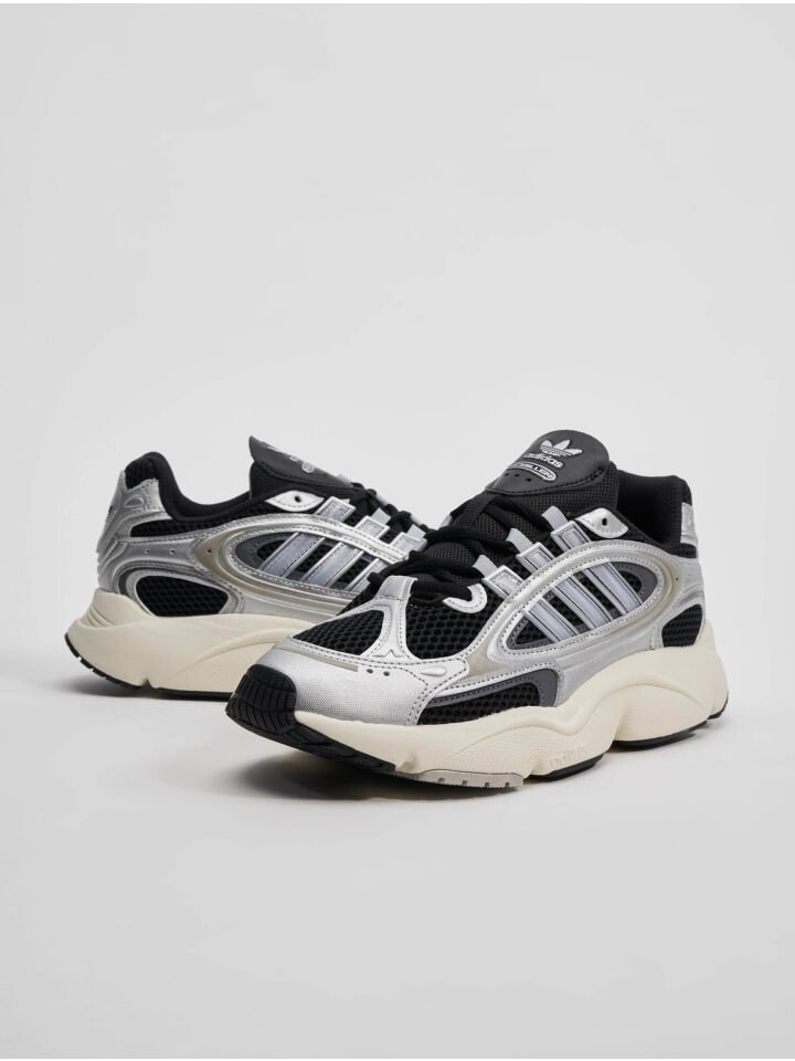 

Кроссовки на шнуровке Adidas originals, цвет black/grey five