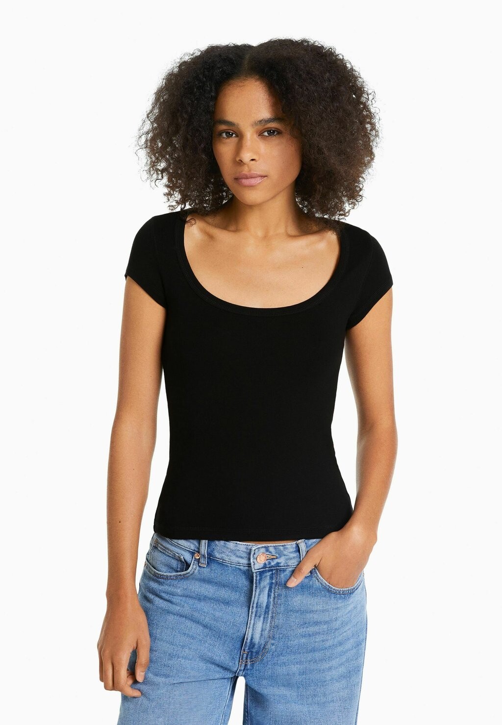 

Базовая футболка Bershka, черный