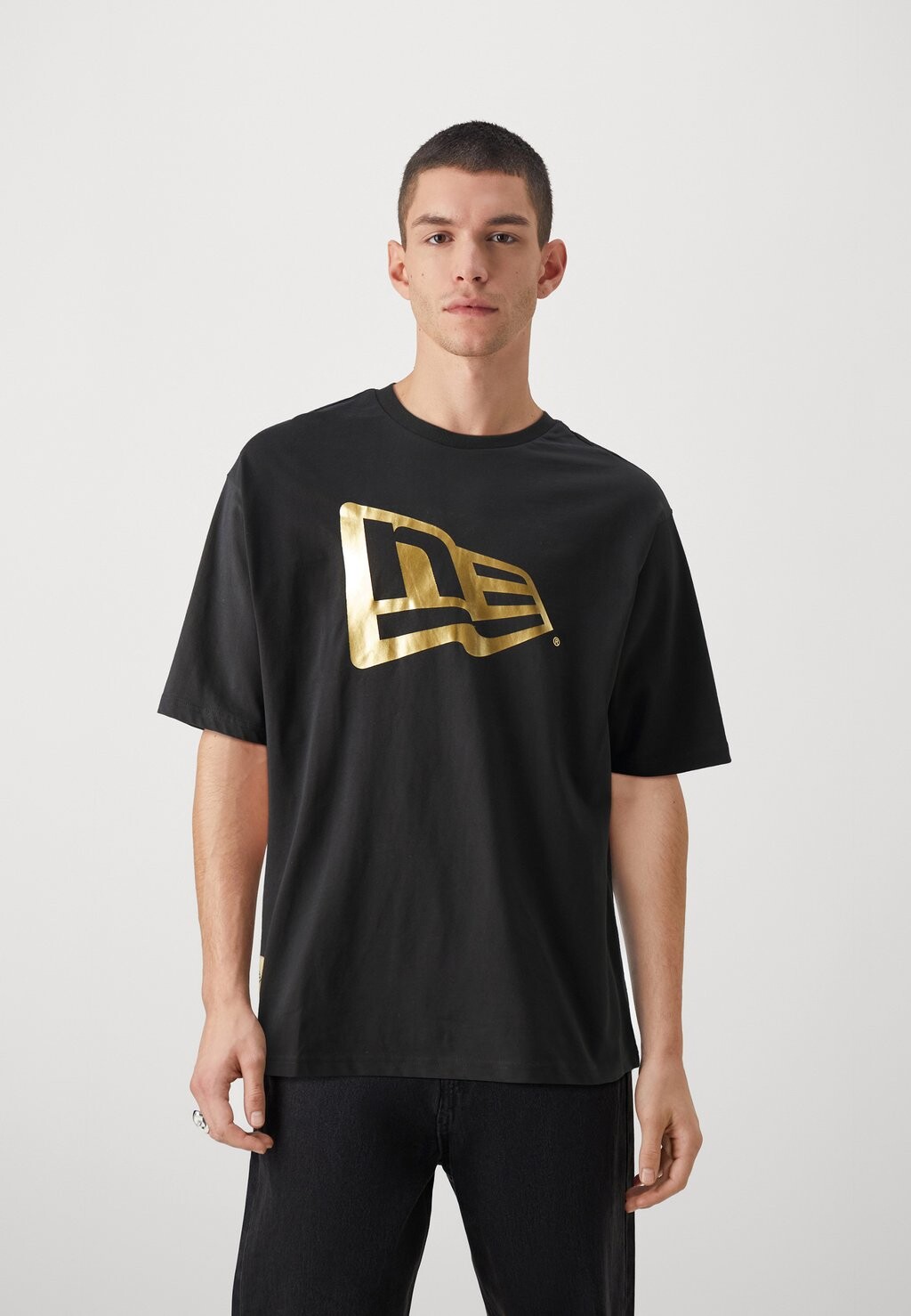 

Футболка с принтом Flag Tee New Era, черный