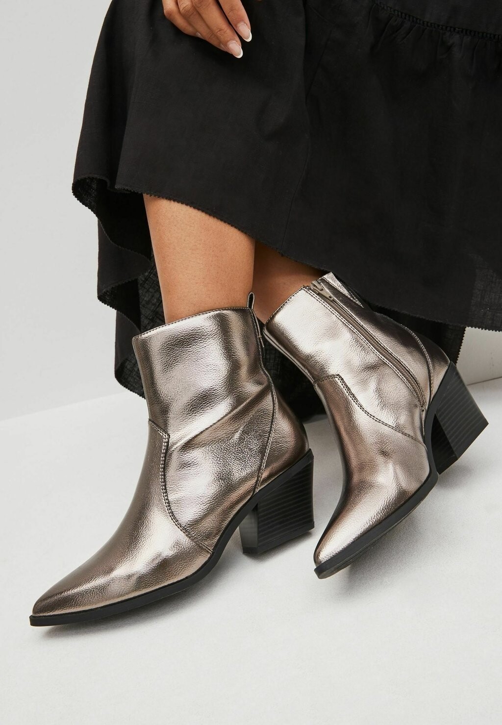 

Ботильоны Forever Comfort Western Standard Next, цвет pewter