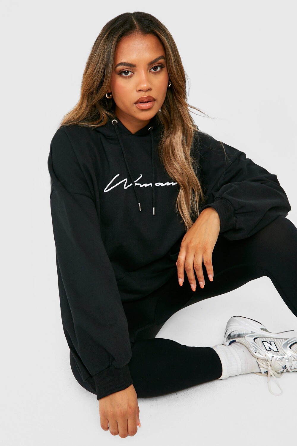 

Женская худи с вышивкой plus Boohoo, черный