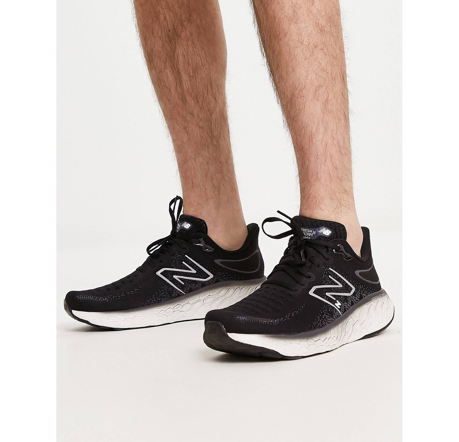 

Черно-белые кроссовки New Balance Running 1080 v12, Черный