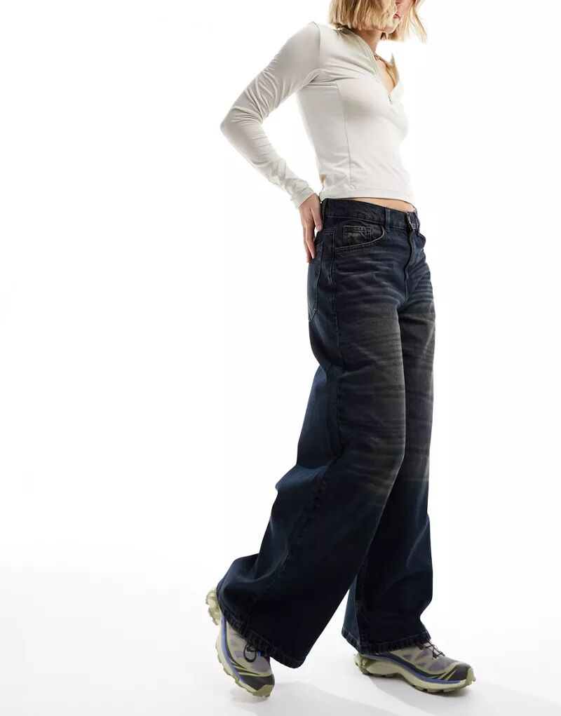 Широкие джинсы COLLUSION X013 темного цвета со средней посадкой на талии
