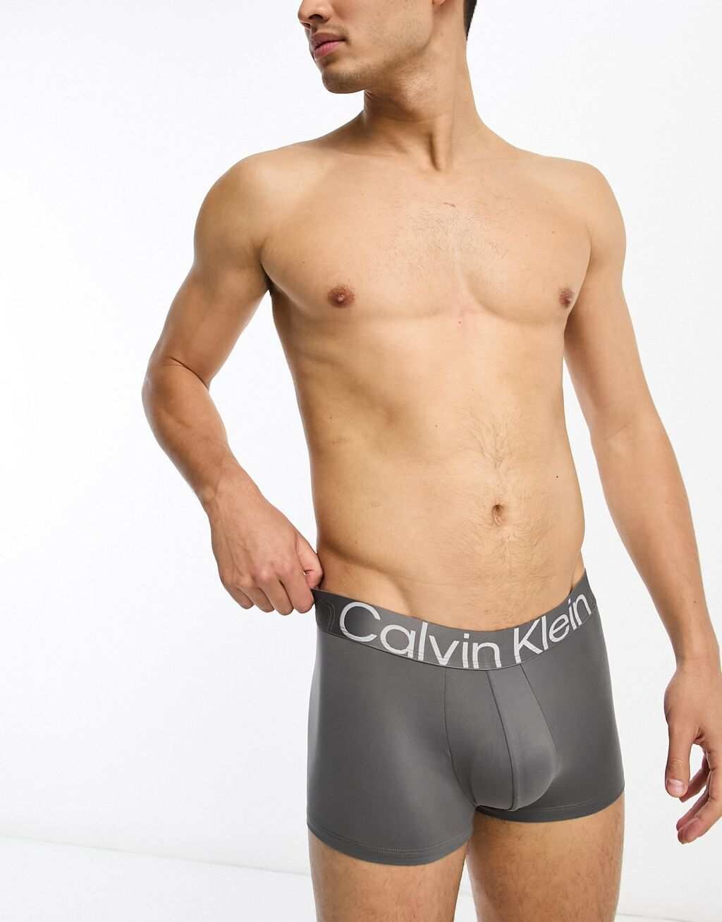 

Серебристо-серый микро-сундук с низкой посадкой Calvin Klein