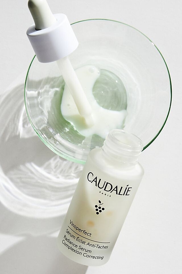 

Сыворотка Caudalie Vinoperfect для сияния, белый