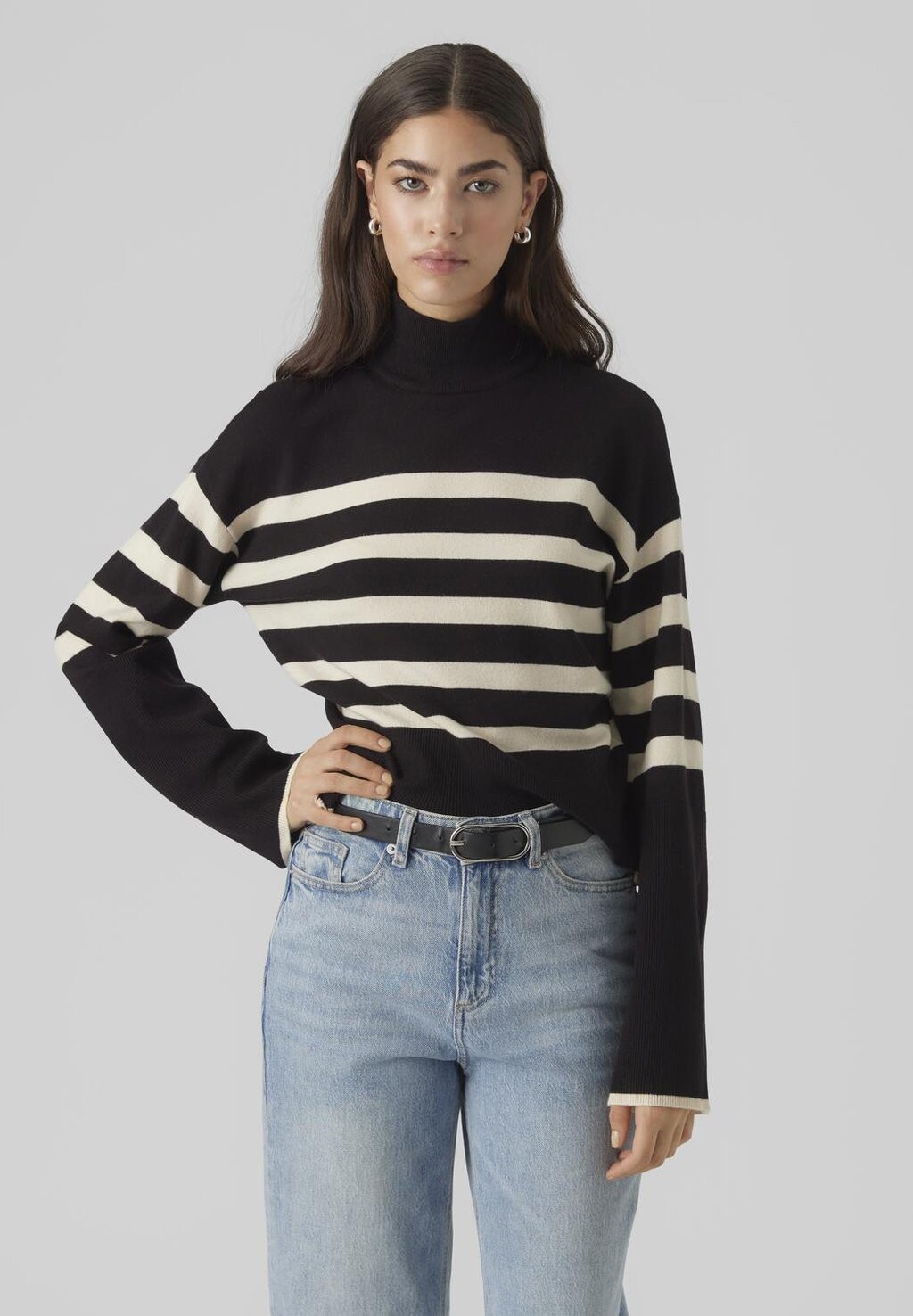 

Свитшот Vero Moda VMHAPPINESS HIGHNK, цвет black/birch