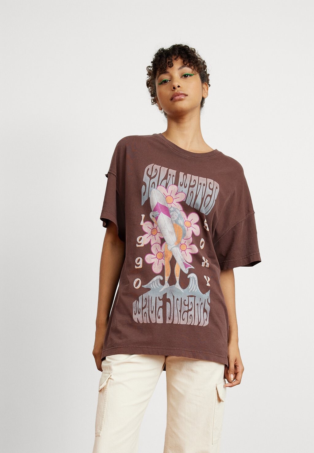 

Футболка с принтом SWEETJANIS TEES Roxy, горький шоколад