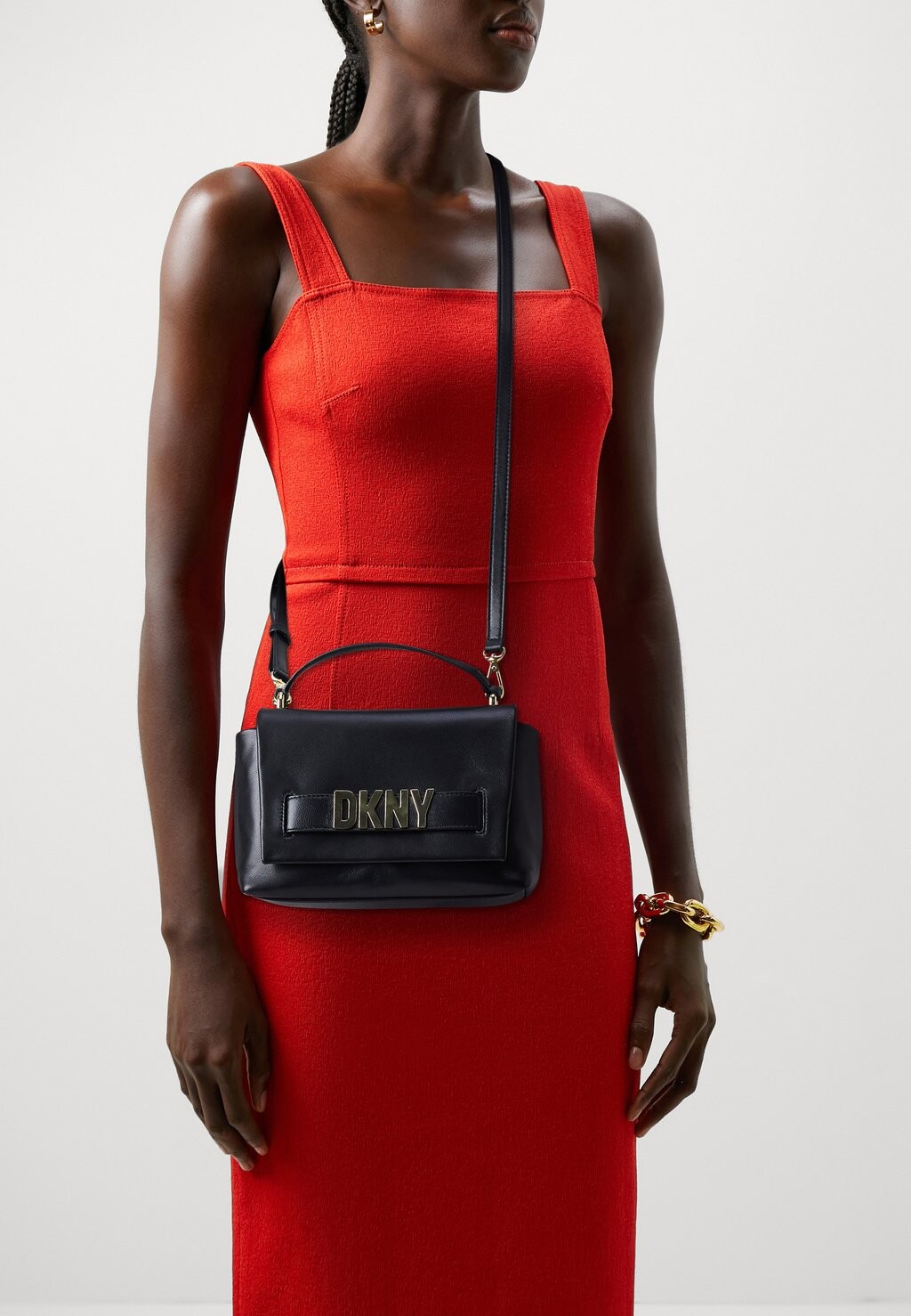 

Сумка через плечо PILAR CROSSBODY DKNY, цвет black/gold