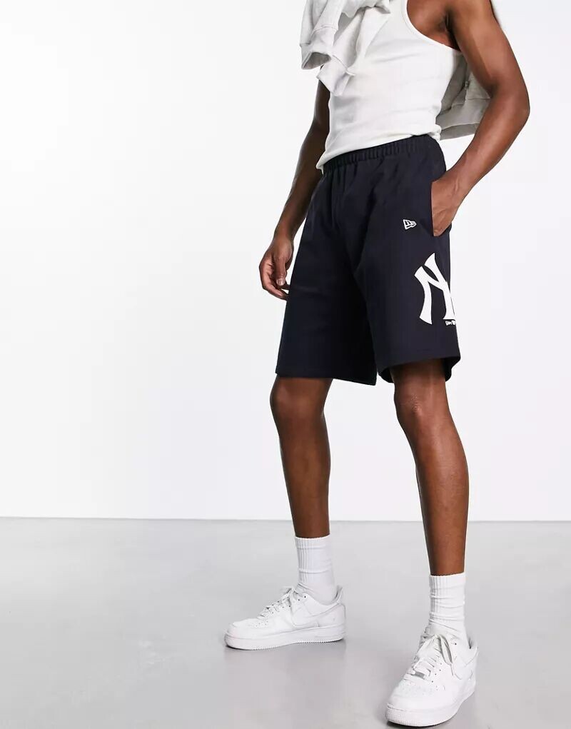 

Темно-синие шорты New Era New York Yankees