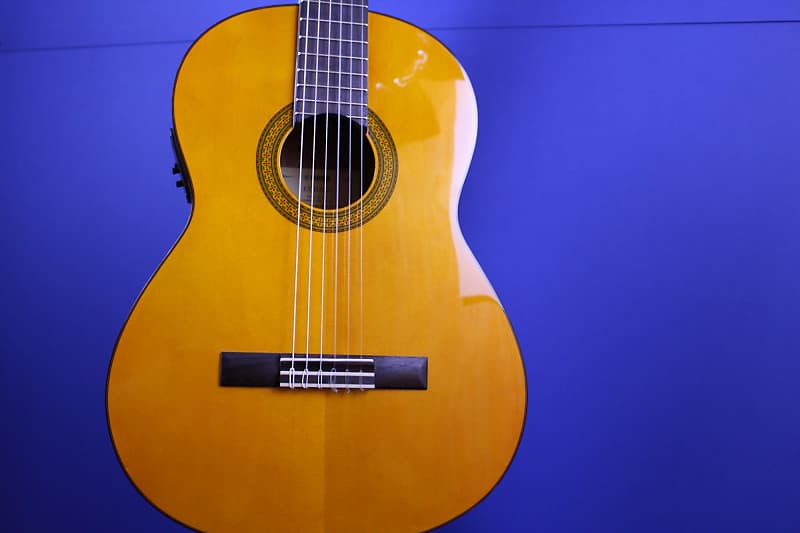 Акустическая гитара Yamaha CGX102 Classical Guitar фото