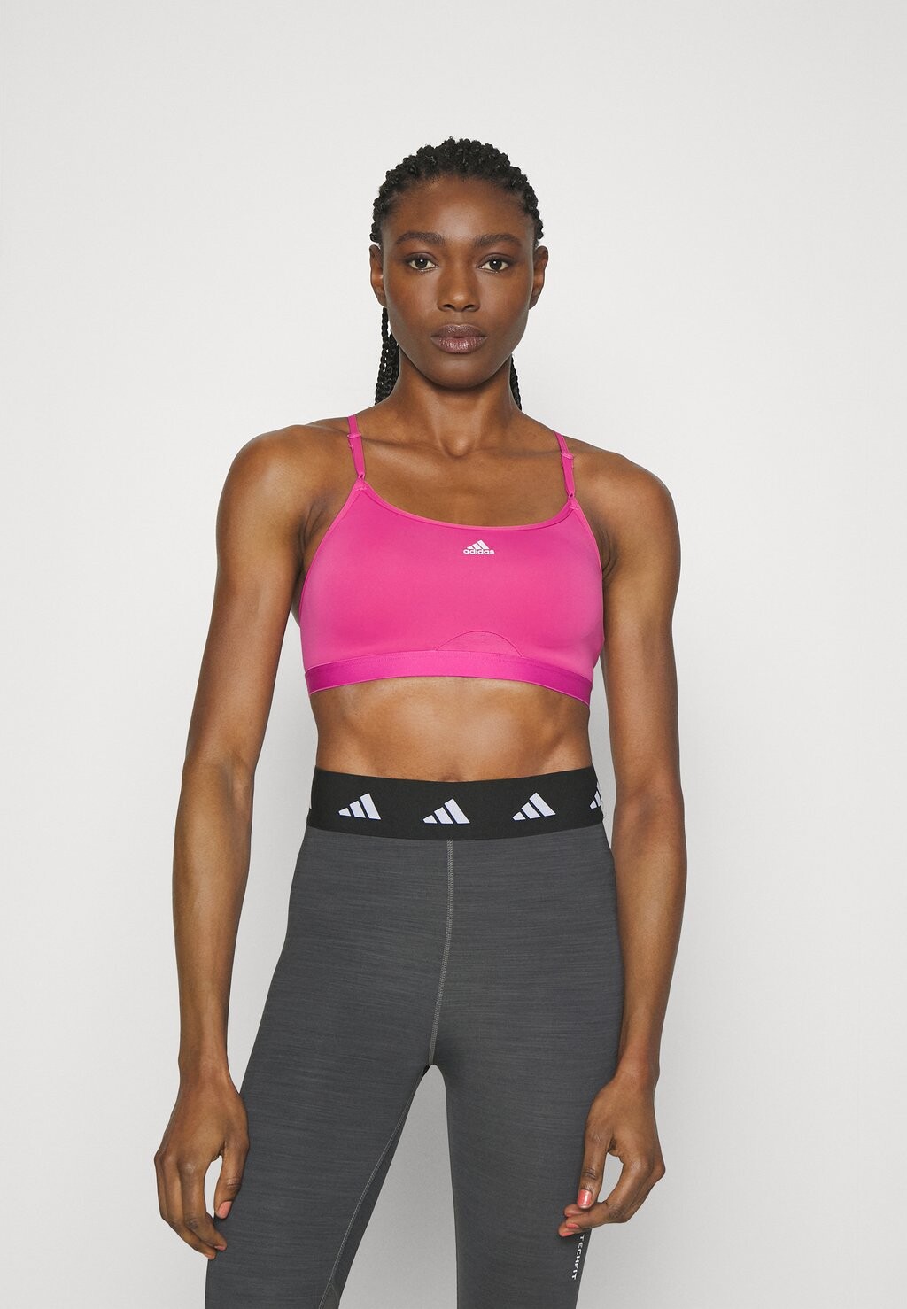

Спортивный бюстгальтер с легкой поддержкой Adidas