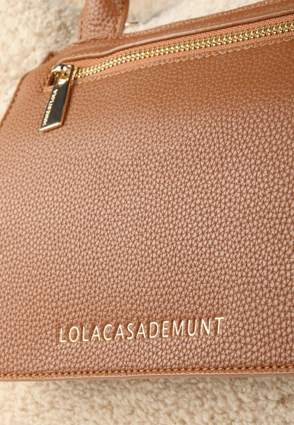 

Сумка-тоут LOLA CASADEMUNT, кремовый