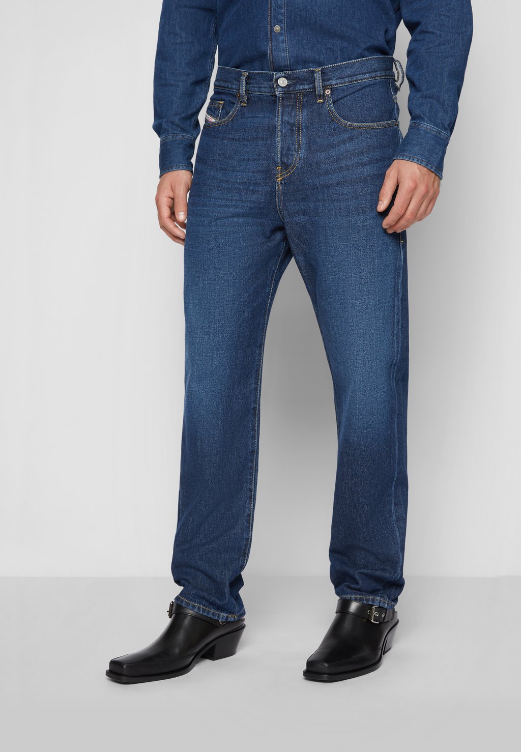 цена Прямые джинсы Diesel, темно-синий