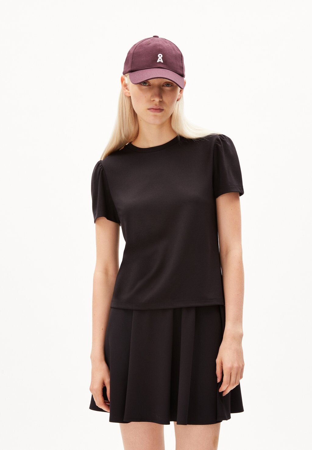 

Футболка базовая ALEJANDRAA ARMEDANGELS, цвет black