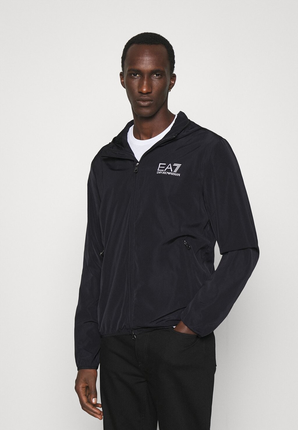 

Куртка EA7 Emporio Armani, цвет black/white